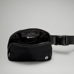 Lululemon everywhere belt bag black